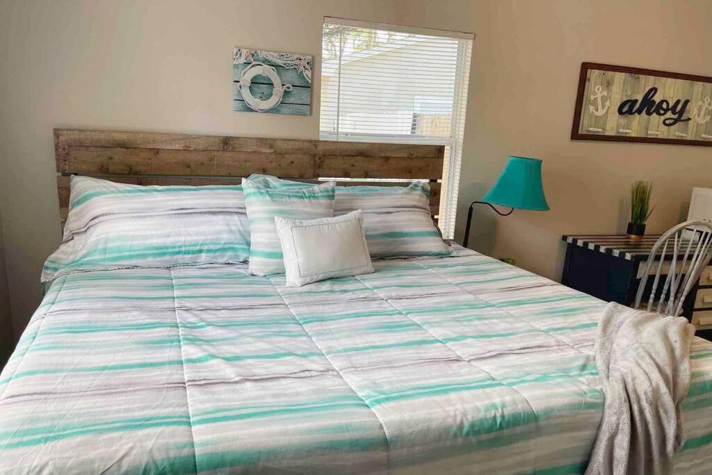 Forever Summer - Entire House! With King Bed! クリアウォーター エクステリア 写真
